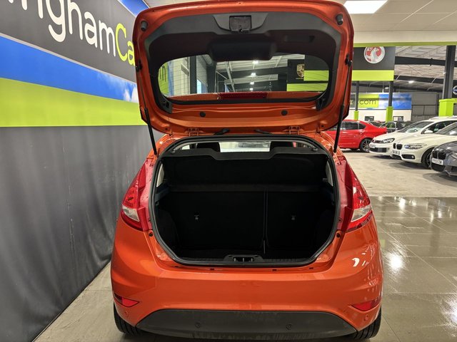 2012 Ford Fiesta 1.4L Titanium 3dr - Photo 6