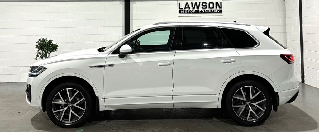USED 2020 70 VOLKSWAGEN TOUAREG 3.0 TDI V6 R-Line SUV 5dr Diesel Tiptronic 4Motion Euro 6 (s/s) (231 ps) 