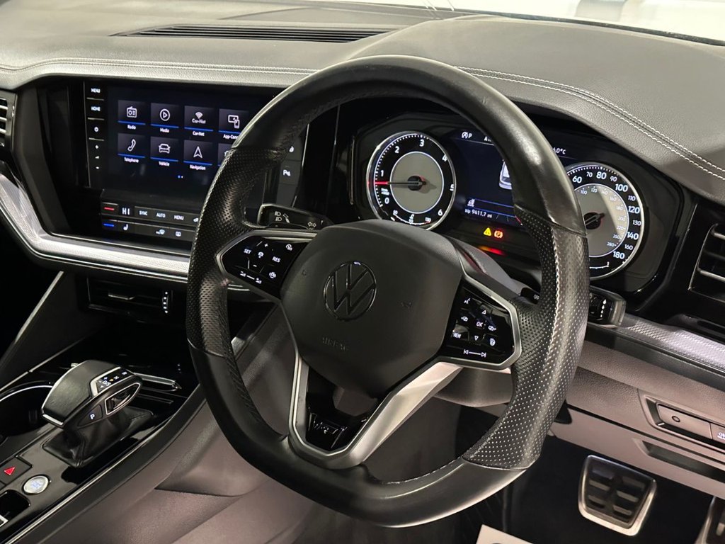 USED 2020 70 VOLKSWAGEN TOUAREG 3.0 TDI V6 R-Line SUV 5dr Diesel Tiptronic 4Motion Euro 6 (s/s) (231 ps) 