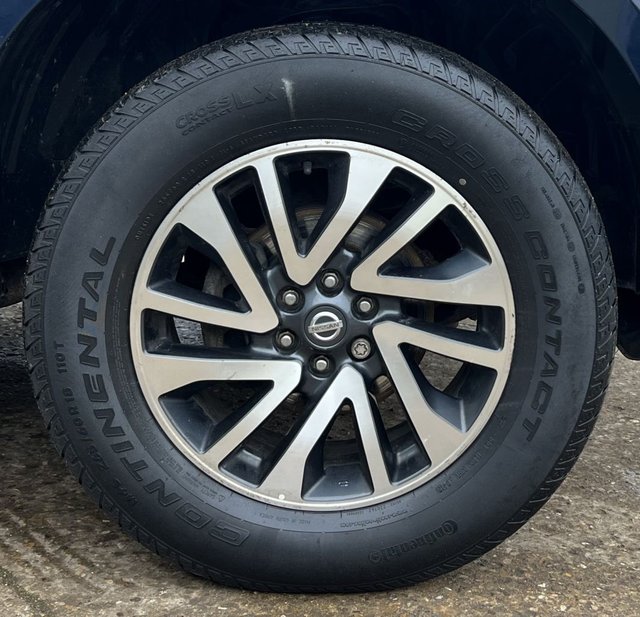 2016 NISSAN NAVARA 2.3 dCi Tekna Pickup Double Cab 4dr Diesel Auto 4WD Euro 6 (190 ps) - Photo 11