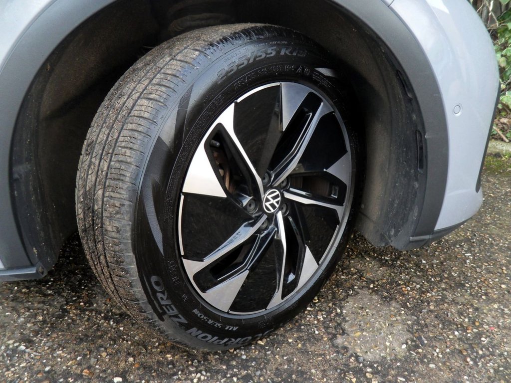 USED 2023 23 VOLKSWAGEN ID.5 Pro 77kWh Style SUV 5dr Electric Auto (174 ps) Heated Seats And Steering Wheel