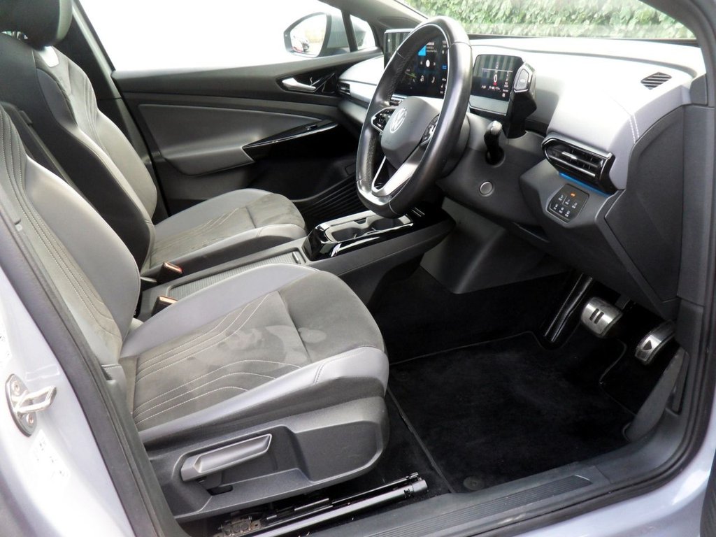 USED 2023 23 VOLKSWAGEN ID.5 Pro 77kWh Style SUV 5dr Electric Auto (174 ps) Heated Seats And Steering Wheel