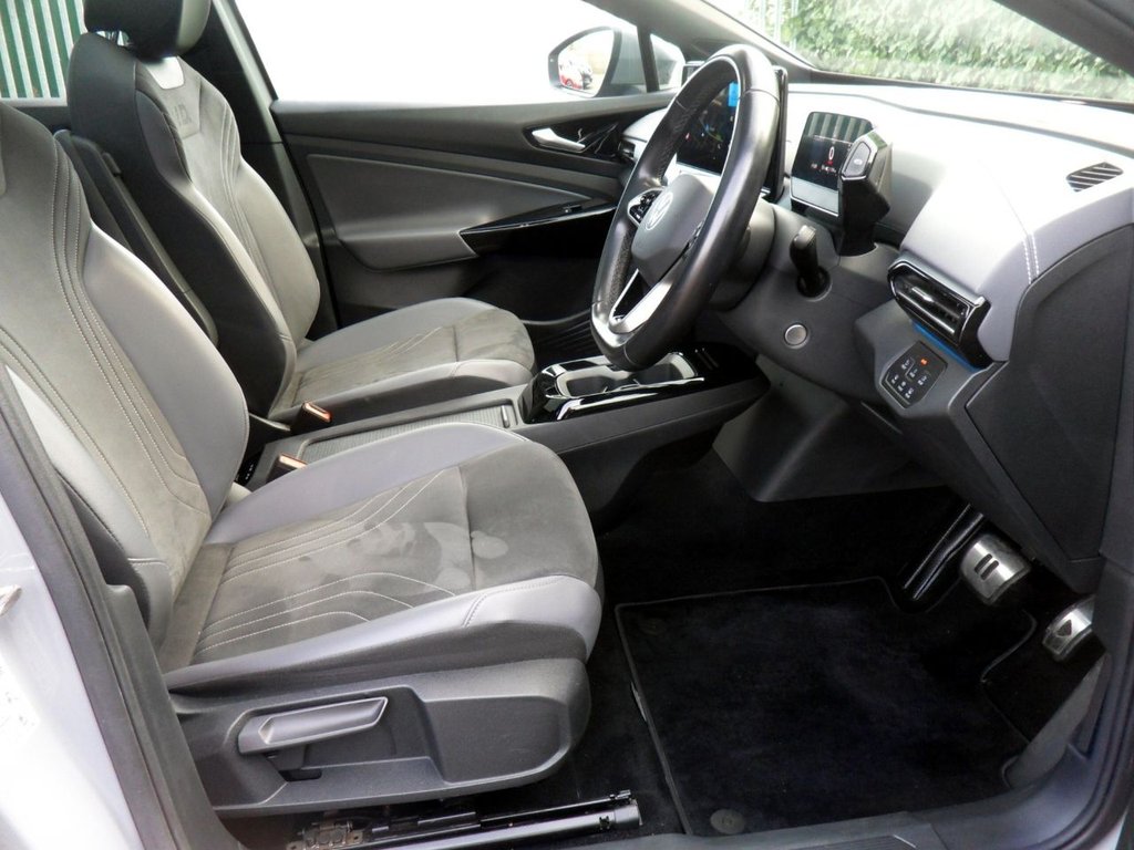 USED 2023 23 VOLKSWAGEN ID.5 Pro 77kWh Style SUV 5dr Electric Auto (174 ps) Heated Seats And Steering Wheel