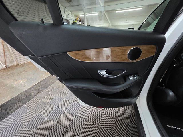 2017 MERCEDES-BENZ GLC 2.1 GLC220d AMG Line SUV 5dr Diesel G-Tronic 4MATIC Euro 6 (s/s) (170 ps) - Photo 12