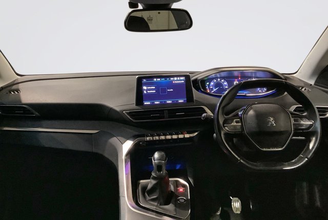 2018 Peugeot 5008 1.2L Allure 5dr - Photo 3