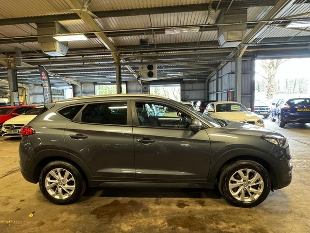 2018 HYUNDAI TUCSON CRDI SE NAV - Photo 8