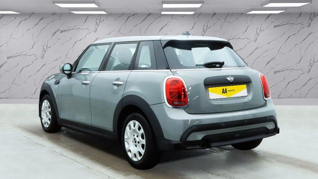 2022 MINI Hatch 1.5L One Classic 5dr - Photo 3