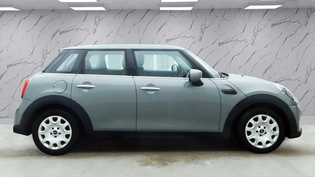 2022 MINI Hatch 1.5L One Classic 5dr - Photo 5