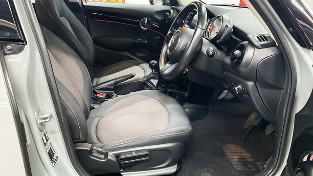 2022 MINI Hatch 1.5L One Classic 5dr - Photo 9