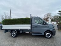 USED 2026 26 RENAULT MASTER ML 35 ADVANCE MWB DROPSIDE 2.0 DCI 150PS Popular New Model That Won Van Of The Year 2025 Boasting Great Spec Inc Air Con, Touchscreen Stereo , Apple CarPlay / Android Auto, Big BHP Engine, Quality TGS Dropside Body! Stunning Looking Dropside in Urban Grey Very Rare Vehicle Available From Stock!