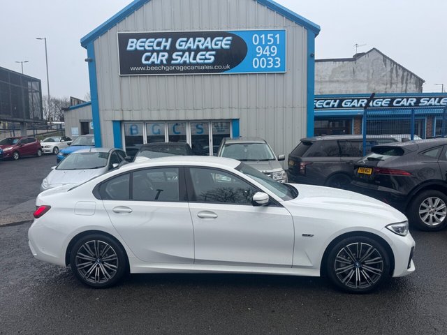 2022 BMW 3 SERIES - Photo 2