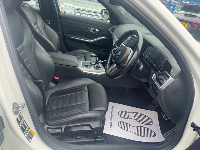 2022 BMW 3 SERIES - Photo 9