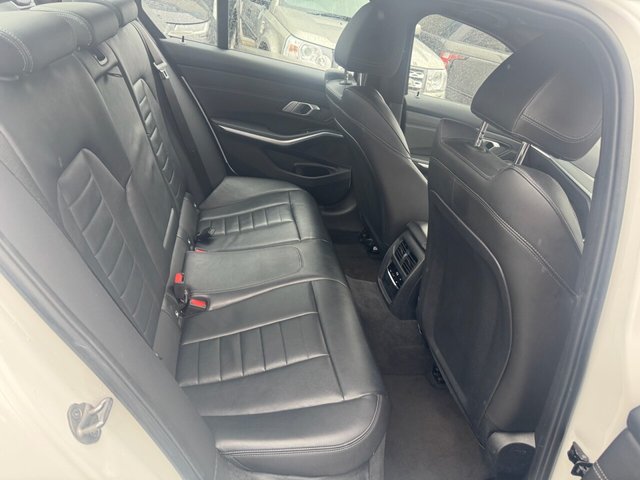 2022 BMW 3 SERIES - Photo 10