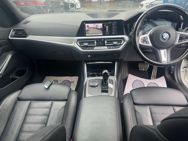 2022 BMW 3 SERIES - Photo 12