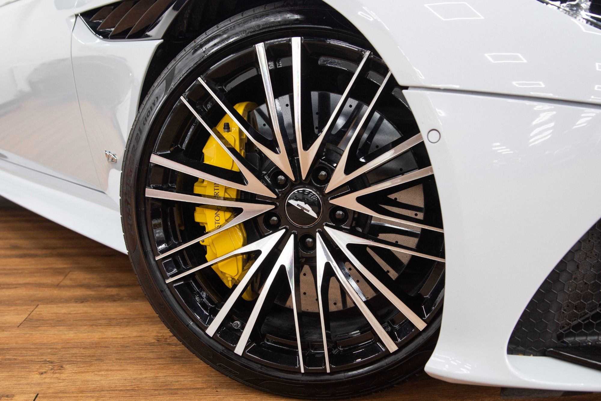 USED 2021 K ASTON MARTIN DBS 5.2 V12 BiTurbo Volante  