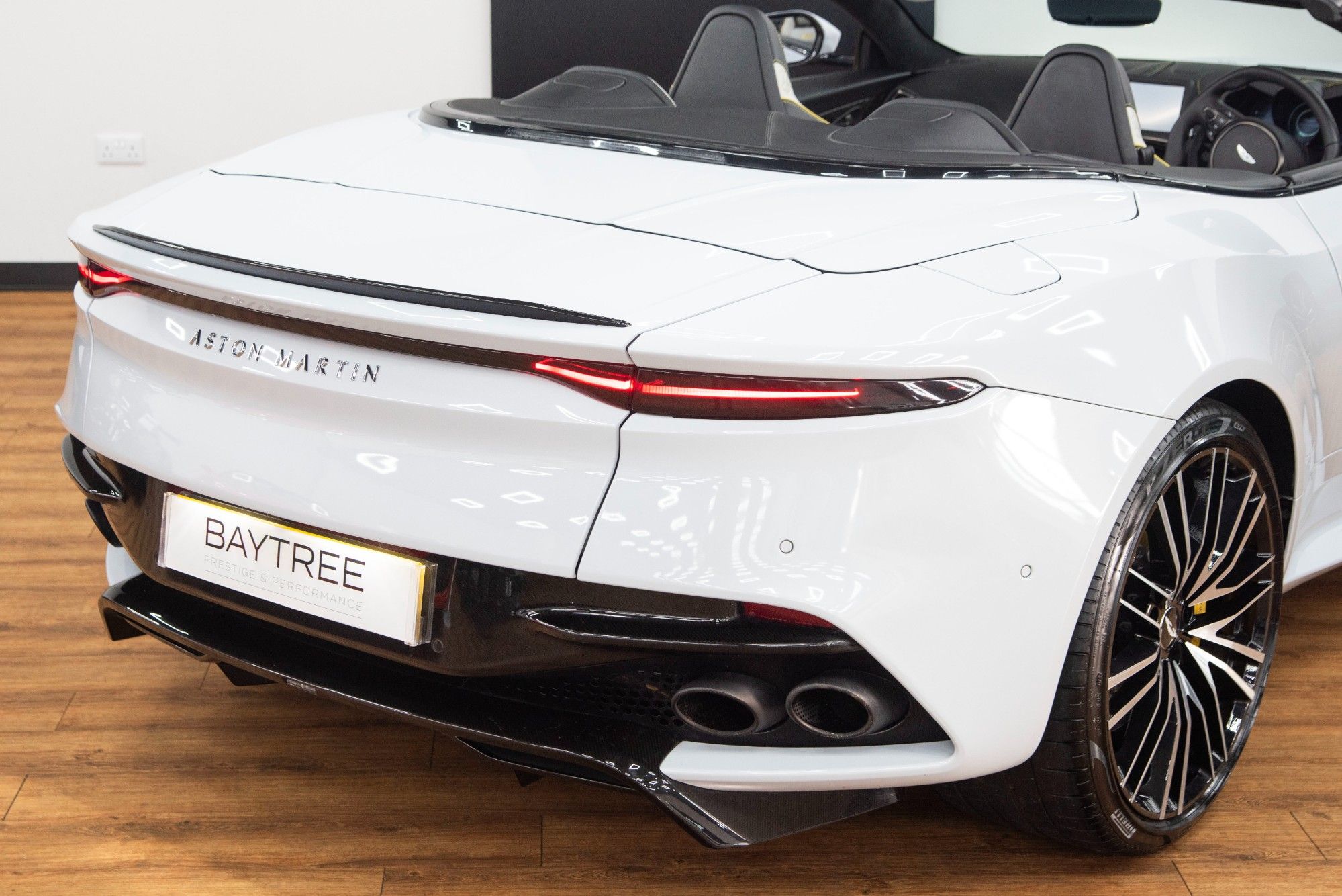 USED 2021 K ASTON MARTIN DBS 5.2 V12 BiTurbo Volante  