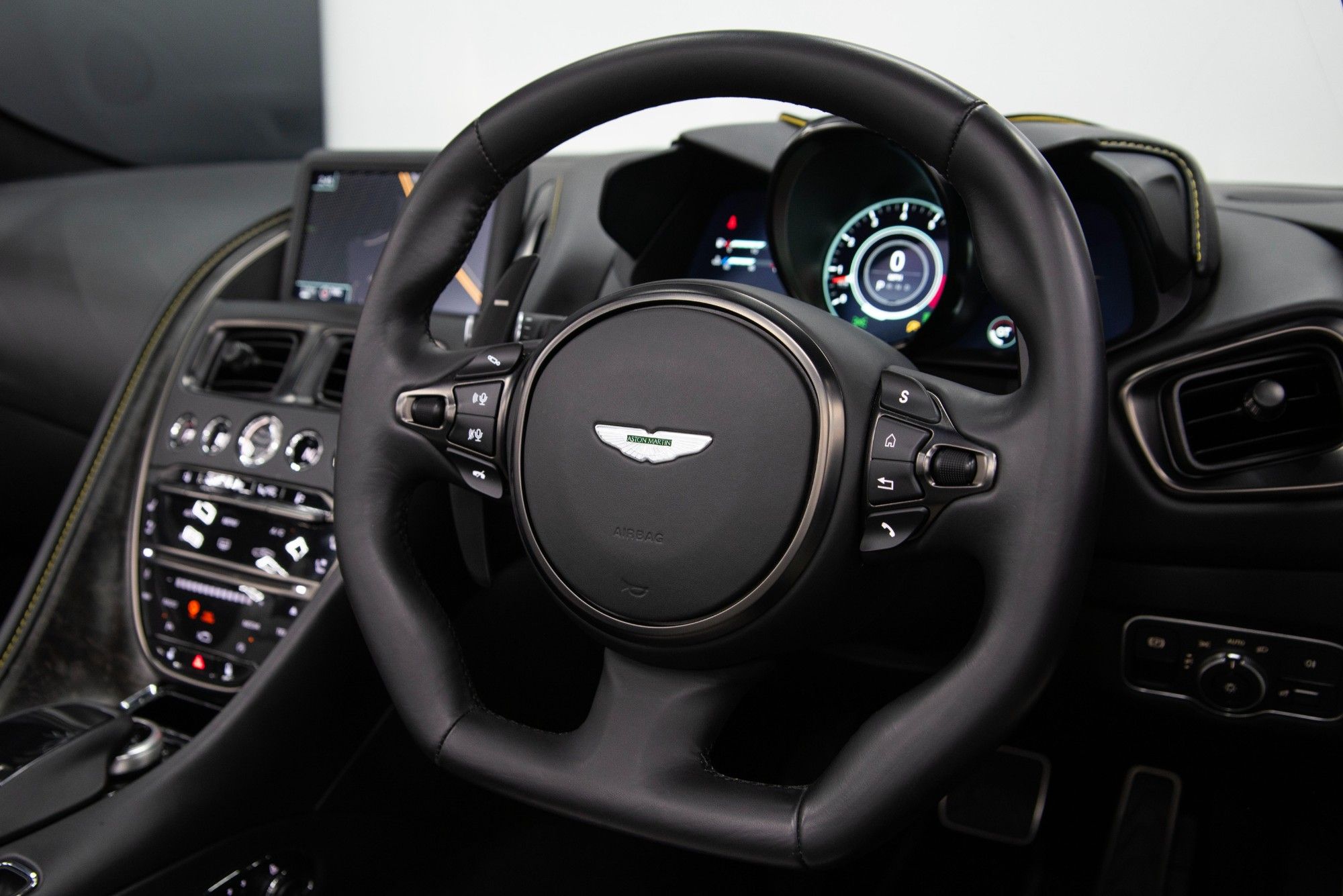 USED 2021 K ASTON MARTIN DBS 5.2 V12 BiTurbo Volante  