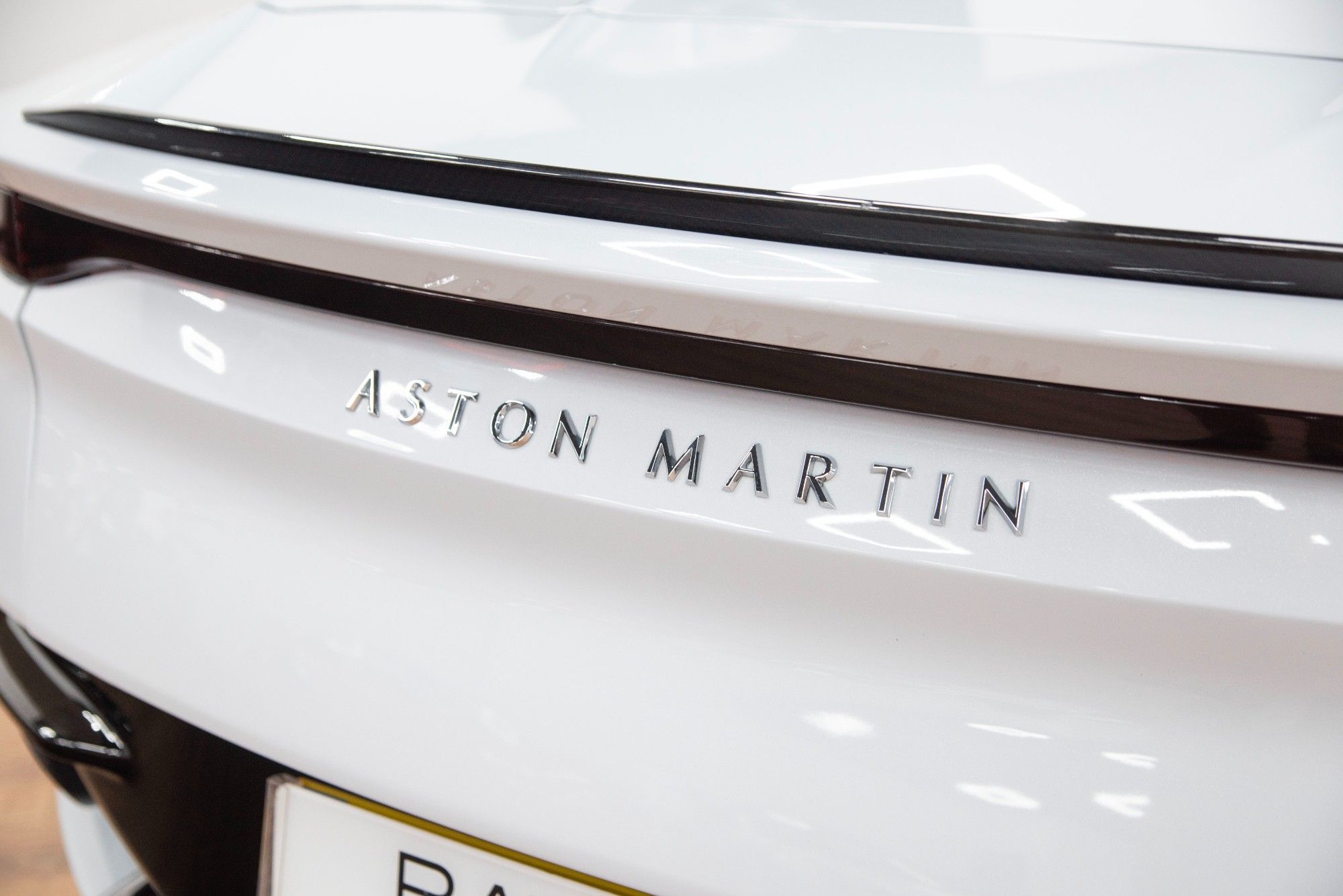 USED 2021 K ASTON MARTIN DBS 5.2 V12 BiTurbo Volante  
