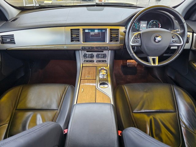 2014 Jaguar Xf 3L Premium Luxury 5dr - Photo 3