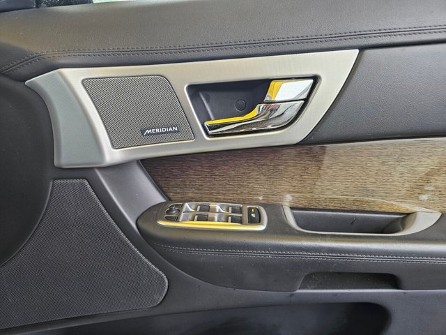 2014 Jaguar Xf 3L Premium Luxury 5dr - Photo 11