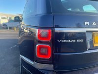 USED 2018 18 LAND ROVER RANGE ROVER 3.0 TD V6 Vogue SE SUV 5dr Diesel Auto 4WD Euro 6 (s/s) (258 ps) A TRULY BEAUTIFUL ADDITION TO OUR EXTENSIVE RANGE ROVER SELECTION+4 WHEEL DRIVE+JUST 1 FORMER KEEPER+SERVICE HISTORY+DIESEL+AUTOMATIC+ULEZ COMPLIANT+PARKING CAMERAS+CRUISE CONTROL+CLIMATE SEATS+DAB DIGITAL RADIO+FULL LEATHER INTERIOR+FULL PANORAMIC GLASS ROOF+SATELLITE NAVIGATION+PARK ASSIST+CLIMATE CONTROL+21 INCH ALLOY WHEELS+COST NEW &pound;85340 MAKING THIS USE VEHICLE ABSOLUTELY AMAZING VALUE AT OUR LOW PRICE+1 FULL YEARS MOT PRIOR TO COLLECTION+CALL NOW TO ARRANGE A VIEWING+NOT TO BE MISSED!!!!!