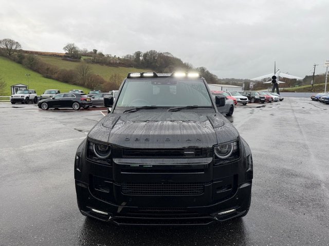 2026 Land Rover Defender 110 - Photo 2