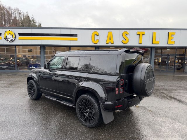 2026 Land Rover Defender 110 - Photo 5