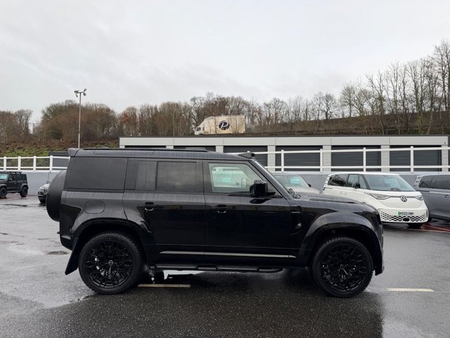 2026 Land Rover Defender 110 - Photo 7