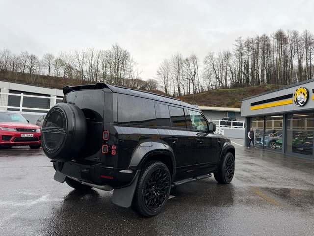 2026 Land Rover Defender 110 - Photo 6