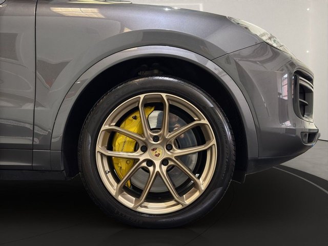 2019 Porsche Cayenne 4L Turbo 5dr - Photo 8