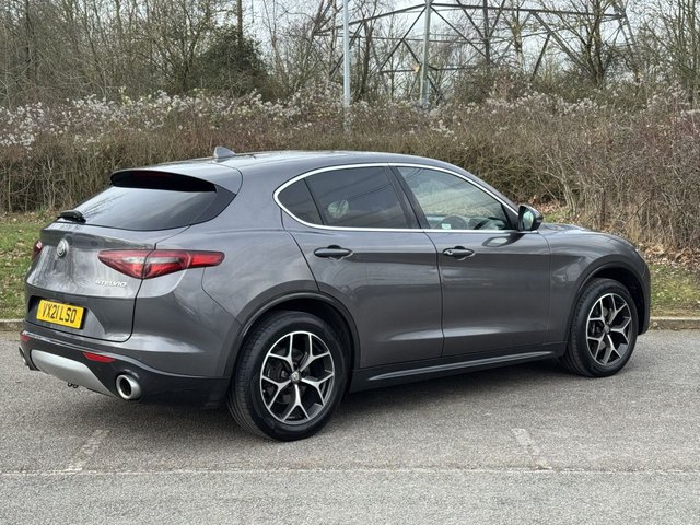 2021 Alfa Romeo STELVIO - Photo 5