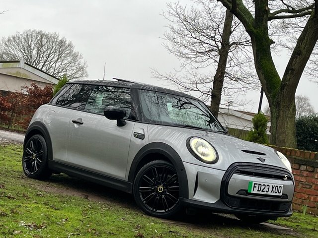 2023 COOPER SE 32.6KWH LEVEL 3 HATCHBACK 3DR ELECTRIC AUTO 184 PS 1 OWNER,... photo