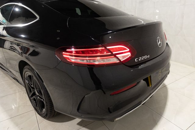 2020 Mercedes-Benz C-Class 2L Amg Line 2dr - Photo 5