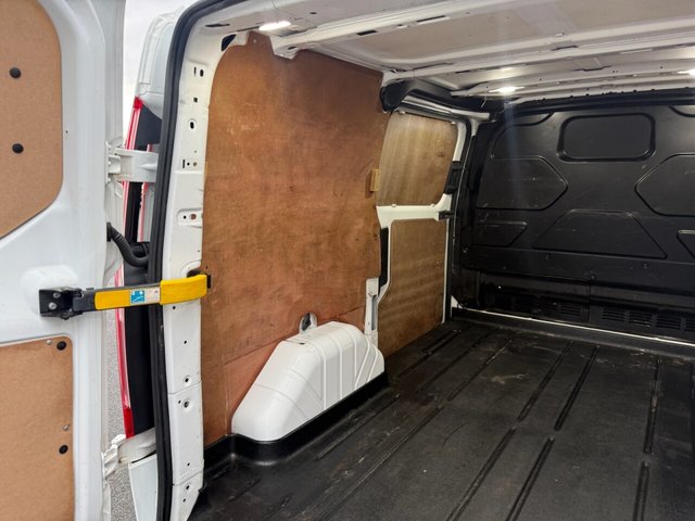 2020 Ford Transit Custom 2L Limited 5dr - Photo 10