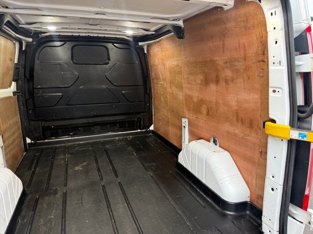 2020 Ford Transit Custom 2L Limited 5dr - Photo 11
