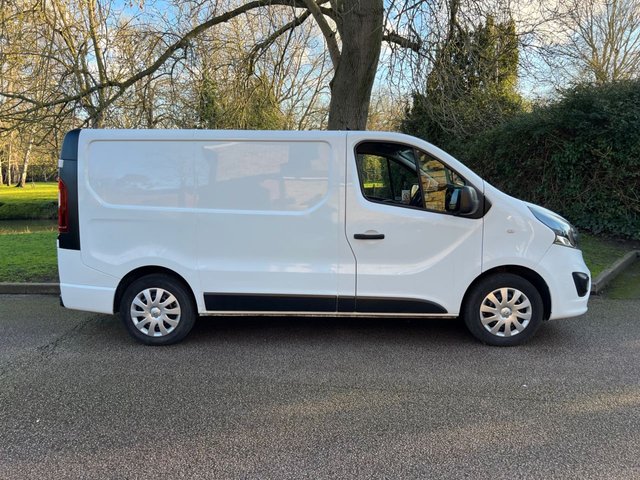2019 VAUXHALL VIVARO - Photo 5