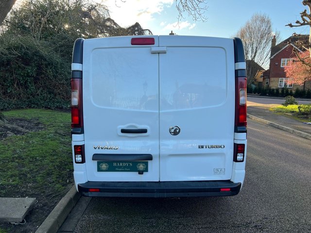 2019 VAUXHALL VIVARO - Photo 7