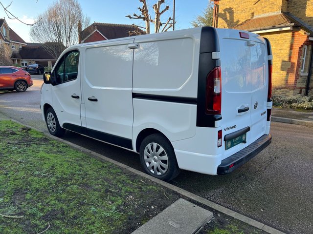 2019 VAUXHALL VIVARO - Photo 8