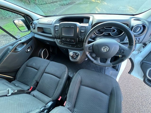 2019 VAUXHALL VIVARO - Photo 11