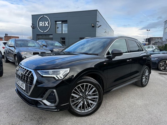 2023 AUDI Q3 2.0 TFSI 40 S line SUV 5dr Petrol S Tronic quattro Euro 6-1 OWNER FROM NEW FINISHED IN MYHTOS BLACK WITH BLACK HLAF LEATHER-SONOS SPEAKERS-HEATED SEATS-CAR PLAY-BLUETOOTH-CRUISE CONTROL-SATNAV-REVERSE CAMERA-DAB RADIO-ELECTRIC FOLDING MIRRORS-DUAL ZONE CLIMATE CONTROL - Photo 2