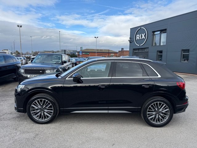 2023 AUDI Q3 2.0 TFSI 40 S line SUV 5dr Petrol S Tronic quattro Euro 6-1 OWNER FROM NEW FINISHED IN MYHTOS BLACK WITH BLACK HLAF LEATHER-SONOS SPEAKERS-HEATED SEATS-CAR PLAY-BLUETOOTH-CRUISE CONTROL-SATNAV-REVERSE CAMERA-DAB RADIO-ELECTRIC FOLDING MIRRORS-DUAL ZONE CLIMATE CONTROL - Photo 3