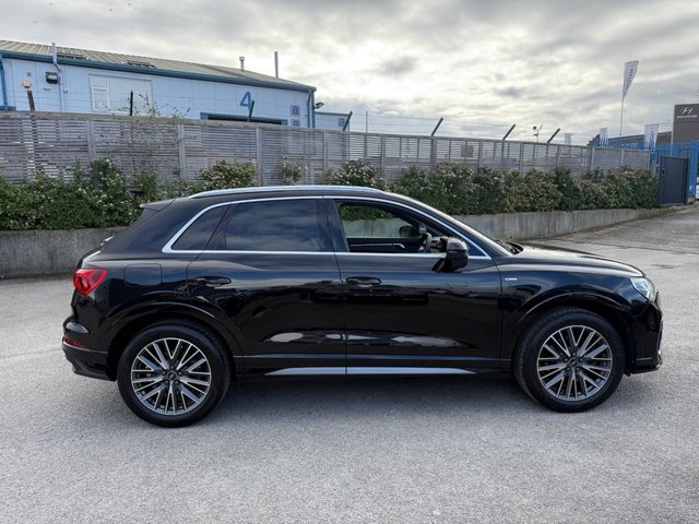 2023 AUDI Q3 2.0 TFSI 40 S line SUV 5dr Petrol S Tronic quattro Euro 6-1 OWNER FROM NEW FINISHED IN MYHTOS BLACK WITH BLACK HLAF LEATHER-SONOS SPEAKERS-HEATED SEATS-CAR PLAY-BLUETOOTH-CRUISE CONTROL-SATNAV-REVERSE CAMERA-DAB RADIO-ELECTRIC FOLDING MIRRORS-DUAL ZONE CLIMATE CONTROL - Photo 11
