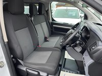 USED 2022 22 VAUXHALL VIVARO 2.0 Turbo D 3100 Dynamic Crew Van L2 H1 Euro 6 (s/s) 6dr SERVICED @ 16 38 59 71 k