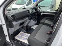 USED 2022 22 VAUXHALL VIVARO 2.0 Turbo D 3100 Dynamic Crew Van L2 H1 Euro 6 (s/s) 6dr SERVICED @ 16 38 59 71 k