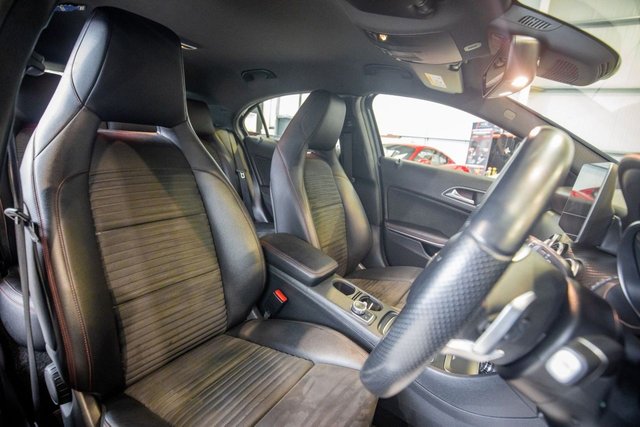 2017 Mercedes-Benz A-Class 1.6L Amg Line 5dr - Photo 3