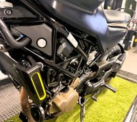 USED 2024 24 HUSQVARNA SVARTPILEN 125 125 Naked Petrol Manual Euro 5 (15 ps) Learner Legal - Ride From 17 Y/O