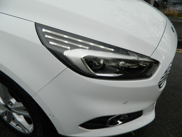 2017 Ford S-Max 2L Titanium 5dr - Photo 8