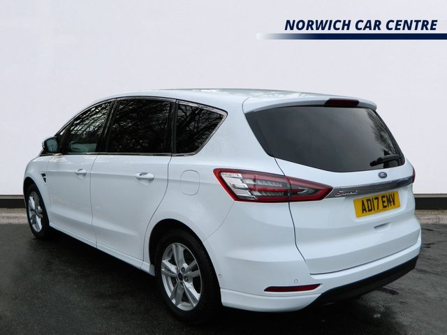 2017 Ford S-Max 2L Titanium 5dr - Photo 3