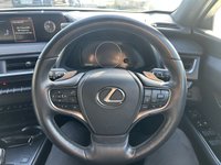 USED 2022 72 LEXUS UX 300e 54.3kWh SUV 5dr Electric Auto (204 ps) SAT NAV, CAMERA, HEATED SEATS
