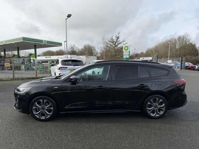 2024 Ford Focus 1L St-Line 5dr - Photo 6